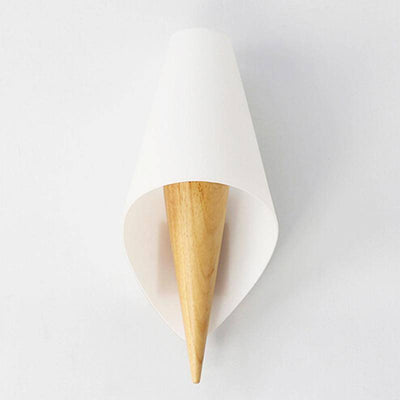 https://cdn.shopify.com/s/files/1/2499/8120/products/HQXING-Nordique-Simple-Appliques-En-Bois-Lampe-Nouvelle-Arriv-e-Bois-Verre-Maison-De-Lampe-De_e92c299b-f305-4173-be49-3ed7692ae110.jpg?v=1632784825