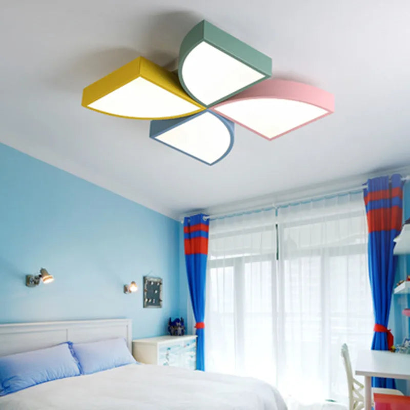 https://cdn.shopify.com/s/files/1/2499/8120/files/plafonnier-moderne-design-pour-chambre-d-enfants-lumineux-et-color-0_3d3f0737-a744-49be-b457-df5ae9a757a9.png?v=1728521432