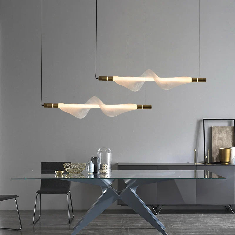 https://cdn.shopify.com/s/files/1/2499/8120/files/lustre-design-led-postmoderne-en-acrylique-tendance-2024-clairage-suspendu-0.png?v=1733302452
