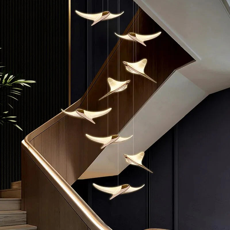 https://cdn.shopify.com/s/files/1/2499/8120/files/lustre-moderne-luxe-design-villa-escalier-acrylique-5.png?v=1703946471