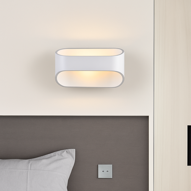https://cdn.shopify.com/s/files/1/2499/8120/files/applique-design-led-en-aluminium-blanc-sconce-0.png?v=1773154913