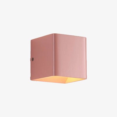 https://cdn.shopify.com/s/files/1/2499/8120/products/applique-murale-cube-colore-aux-bords-arrondis-a-led-4.jpg?v=1654687291