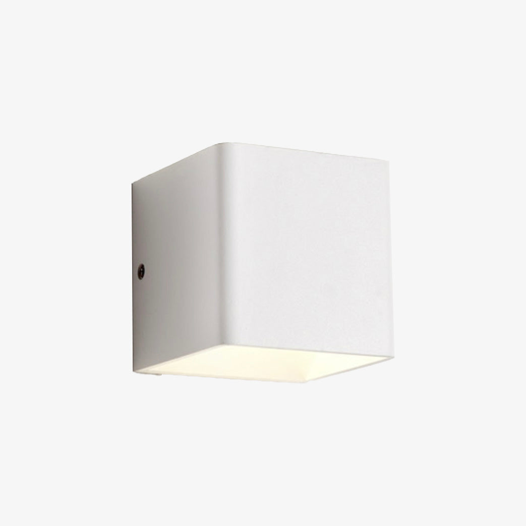 https://cdn.shopify.com/s/files/1/2499/8120/products/applique-murale-cube-colore-aux-bords-arrondis-a-led.jpg?v=1654687291