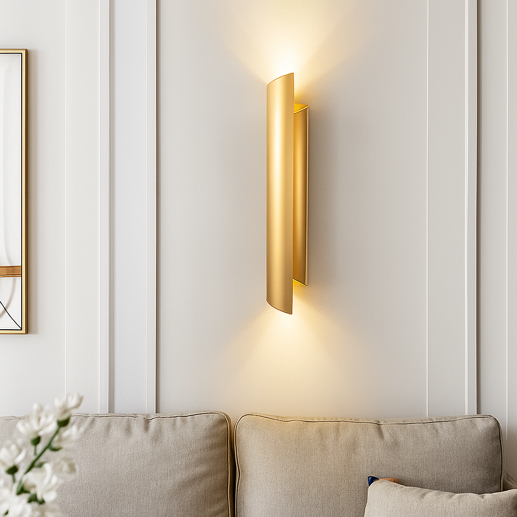 https://cdn.shopify.com/s/files/1/2499/8120/files/applique-murale-de-luxe-dor-minimaliste-2.png?v=1773872504