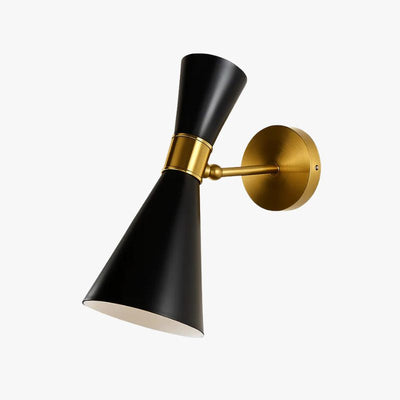 https://cdn.shopify.com/s/files/1/2499/8120/files/applique-murale-design-a-led-doree-avec-abat-jour-triangulaire-creative.jpg?v=1773485940