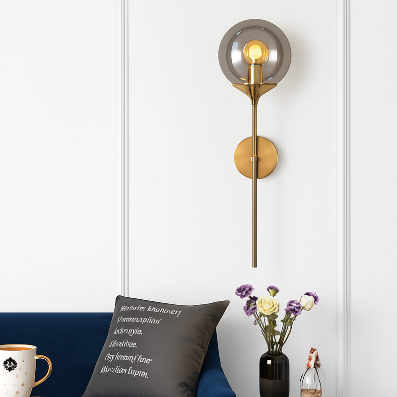 https://cdn.shopify.com/s/files/1/2499/8120/files/applique-murale-design-led-avec-bras-dor-et-boule-en-verre-0.png?v=1773707156