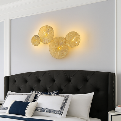 https://cdn.shopify.com/s/files/1/2499/8120/files/applique-murale-design-led-avec-plusieurs-disques-dor-ou-cuivr-style-fleurs-2.png?v=1773883421