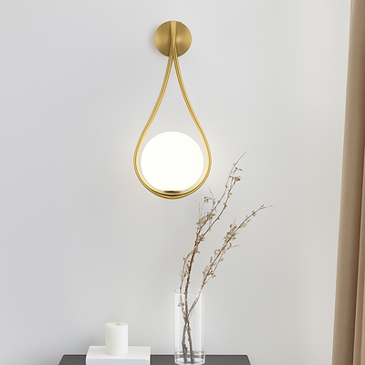 https://cdn.shopify.com/s/files/1/2499/8120/files/applique-murale-design-led-dor-e-avec-boule-en-verre-blanc-shadow-4.png?v=1773328252