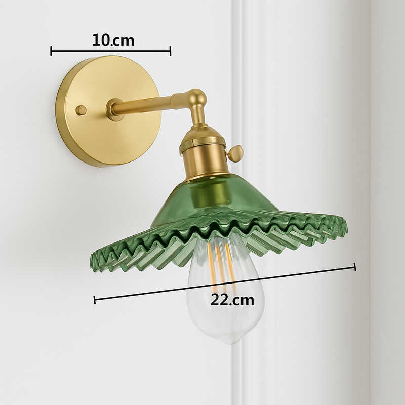 https://cdn.shopify.com/s/files/1/2499/8120/files/applique-murale-doree-a-led-et-abat-jour-en-verre.jpg?v=1771362261