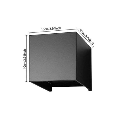 https://cdn.shopify.com/s/files/1/2499/8120/products/applique-murale-en-aluminium-cubique-corridordim.jpg?v=1653041005