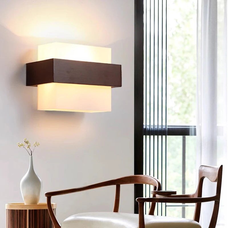 https://cdn.shopify.com/s/files/1/2499/8120/files/applique-murale-en-bois-de-couleur-noyer-4.jpg?v=1715100884