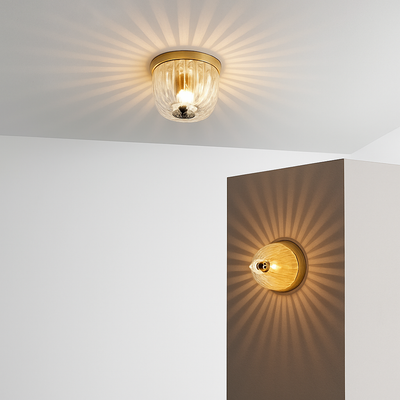 https://cdn.shopify.com/s/files/1/2499/8120/files/applique-murale-en-verre-bauhaus-avec-effet-sur-le-mur-3.png?v=1773413371