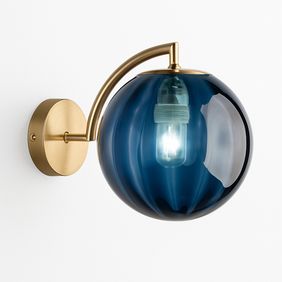 https://cdn.shopify.com/s/files/1/2499/8120/files/applique-murale-led-avec-tige-dor-e-et-boule-en-verre-color-e-7.png?v=1773741869