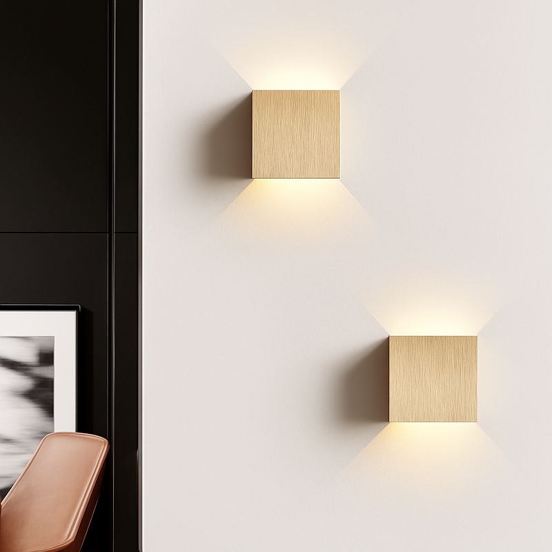 https://cdn.shopify.com/s/files/1/2499/8120/files/applique-murale-led-carr-es-en-aluminium-pour-d-coration-artistique-9.png?v=1774128144