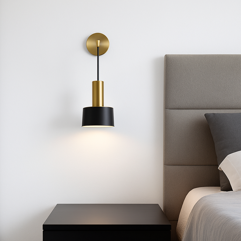 https://cdn.shopify.com/s/files/1/2499/8120/files/applique-murale-led-design-avec-base-dor-et-abat-jour-m-tal-home-0.png?v=1773156716