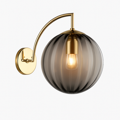 https://cdn.shopify.com/s/files/1/2499/8120/files/applique-murale-led-dor-avec-boule-en-verre-fum-scone-0.png?v=1771440852