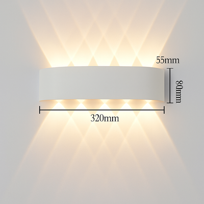 https://cdn.shopify.com/s/files/1/2499/8120/files/applique-murale-led-ext-rieure-en-aluminium-haute-luminosit-pour-jardin-et-cour-7.png?v=1773713852