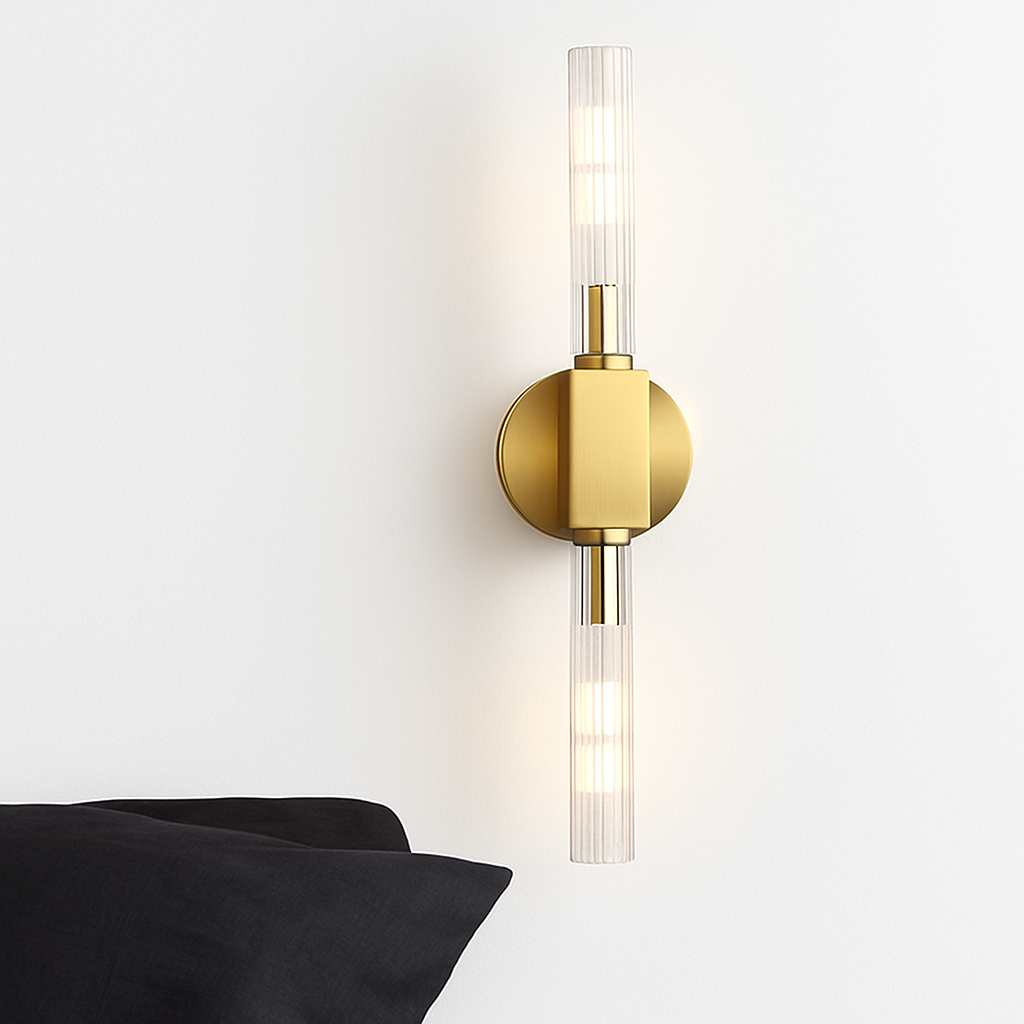 https://cdn.shopify.com/s/files/1/2499/8120/files/applique-murale-led-longue-moderne-en-verre-fer-1.png?v=1773415620