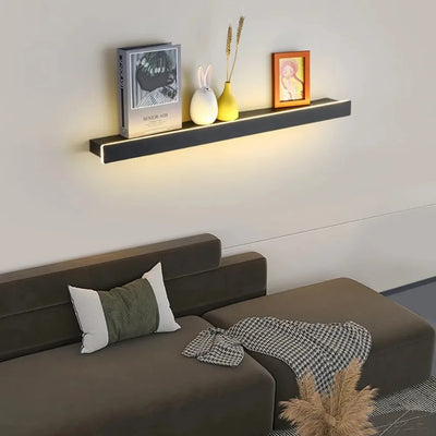 Grande applique murale étagère LED fixée au mur