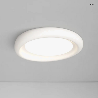https://cdn.shopify.com/s/files/1/2499/8120/files/lampe-led-minimaliste-moderne-chambre-principale-4.png?v=1704304609