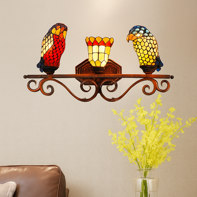 https://cdn.shopify.com/s/files/1/2499/8120/files/lustre-art-d-co-design-tiffany-parrot-pour-un-clairage-l-gant-5.png?v=1772202056