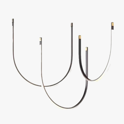 https://cdn.shopify.com/s/files/1/2499/8120/files/lustre-design-moderne-en-forme-de-u-pour-espaces-industriels-et-cr-atifs-5.png?v=1735001477