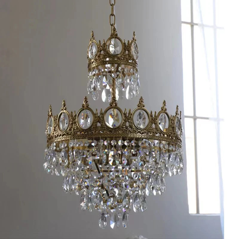 https://cdn.shopify.com/s/files/1/2499/8120/files/lustre-en-cristal-moderne-design-l-gant-pour-int-rieur-haut-de-gamme-0.png?v=1729126647
