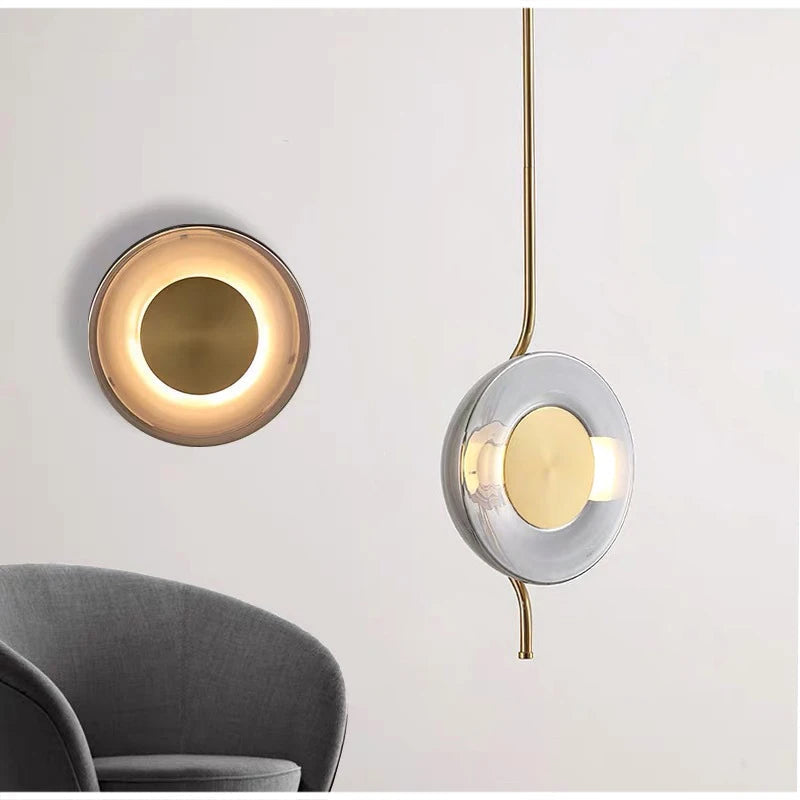 https://cdn.shopify.com/s/files/1/2499/8120/files/lustre-en-verre-postmoderne-cr-atif-minimaliste-design-lumineux-0.jpg?v=1731977862