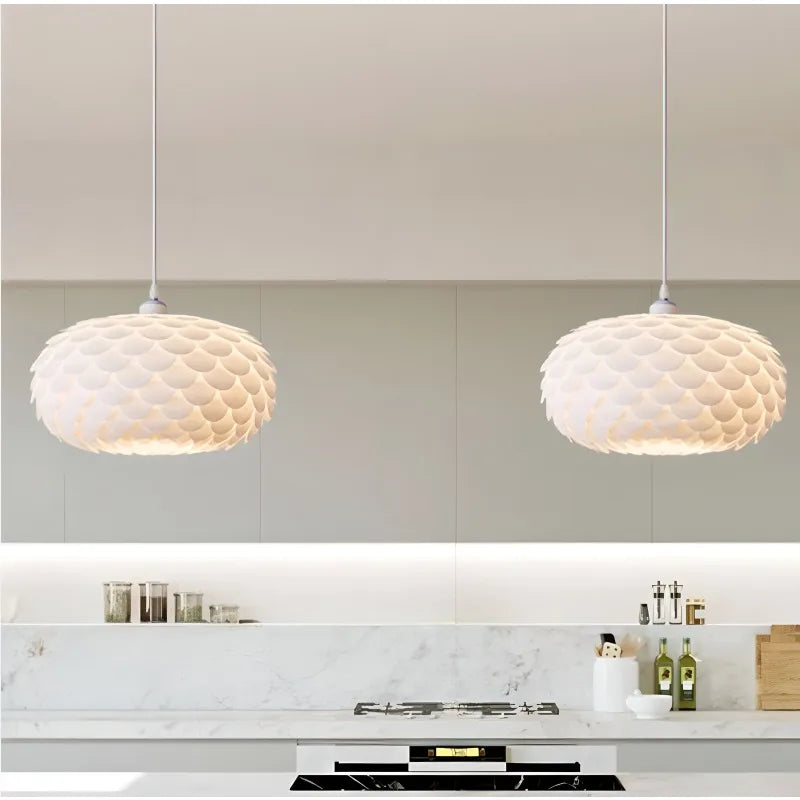 https://cdn.shopify.com/s/files/1/2499/8120/files/lustre-moderne-en-forme-de-pomme-de-pin-design-int-rieur-nordique-0.jpg?v=1735491050