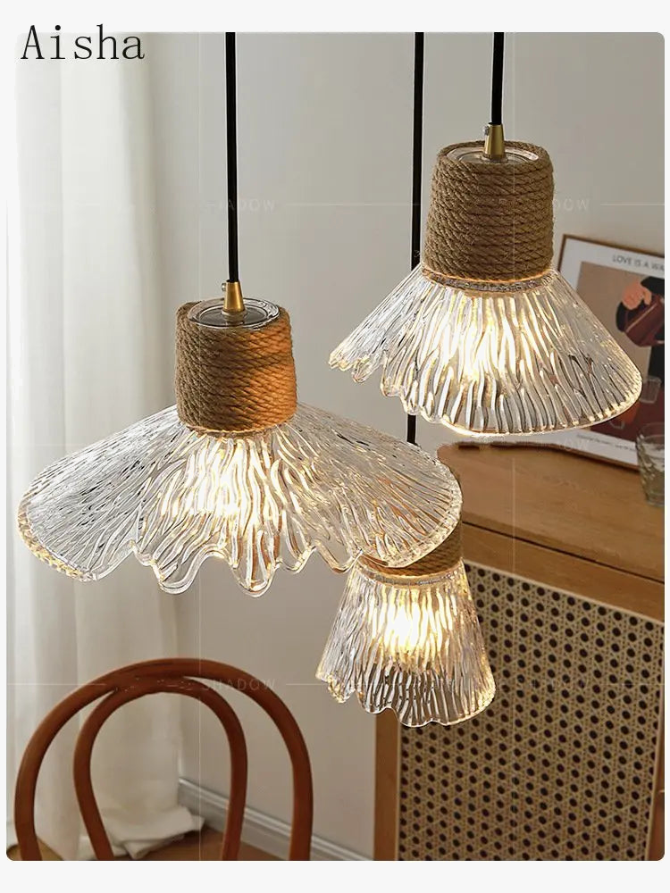 https://cdn.shopify.com/s/files/1/2499/8120/files/lustre-nordique-japonais-trois-t-tes-design-cr-atif-int-rieur-suspendu-0.png?v=1722875860