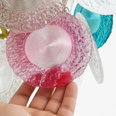 https://cdn.shopify.com/s/files/1/2499/8120/files/lustre-postmoderne-en-fer-et-verre-color-design-l-gant-pour-clairage-int-rieur-4.png?v=1773393983