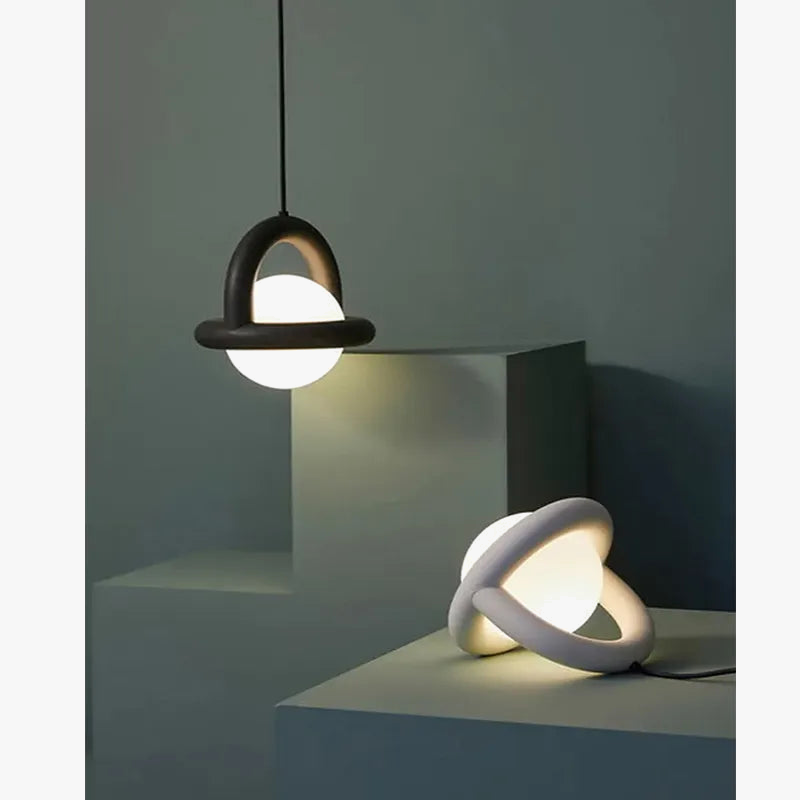 https://cdn.shopify.com/s/files/1/2499/8120/files/nordique-simple-ballon-suspension-lampe-jupiter-boule-lampe-chambre-chevet-balconbar-caf-petite-suspension-art-designer-lustre-0.png?v=1708948802