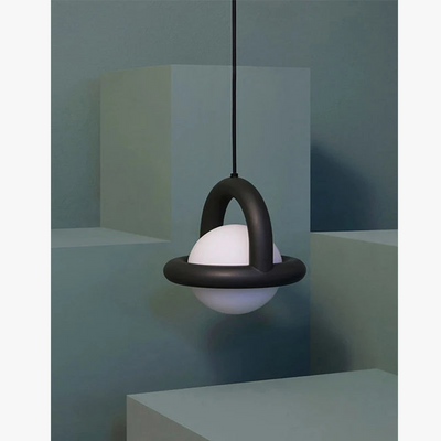 https://cdn.shopify.com/s/files/1/2499/8120/files/nordique-simple-ballon-suspension-lampe-jupiter-boule-lampe-chambre-chevet-balconbar-caf-petite-suspension-art-designer-lustre-3.png?v=1708948801