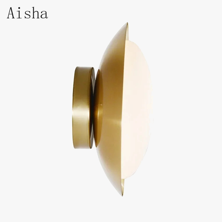 https://cdn.shopify.com/s/files/1/2499/8120/files/plafonnier-dor-design-moderne-pour-int-rieur-l-gant-et-lumineux-0.png?v=1722933660