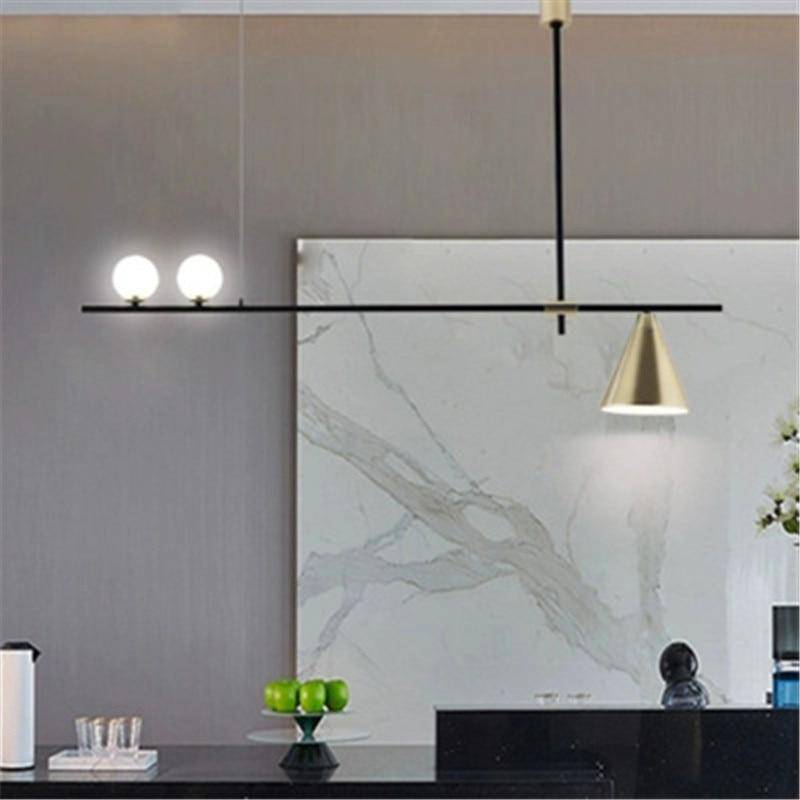 https://cdn.shopify.com/s/files/1/2499/8120/products/LustredesignaveclampeenbouleetconeMagic_a570a043-7069-4fd4-8f1e-c2ebd868401f.jpg?v=1632840354