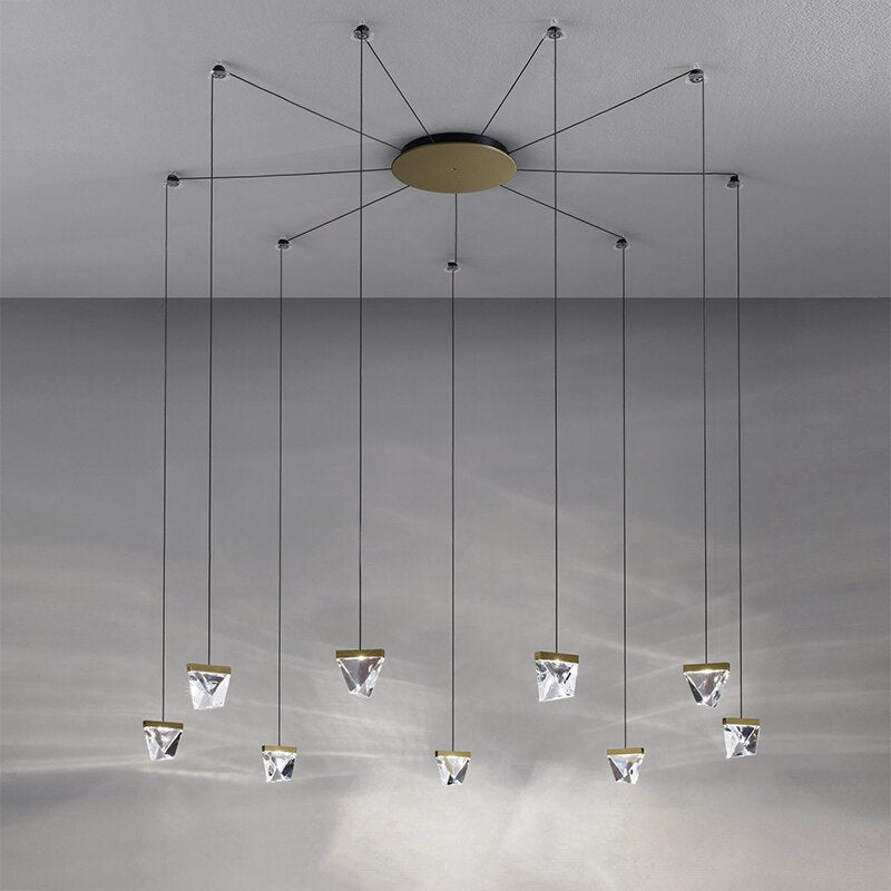 https://cdn.shopify.com/s/files/1/2499/8120/products/Lustre-design-enforme-daraignee-en-cristal-plyzia.jpg?v=1638802289