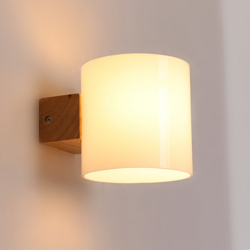 https://cdn.shopify.com/s/files/1/2499/8120/products/applique-murale-led-en-bois-et-verre-room_5dc6e261-8818-4157-8f8a-170bea89bcf0.png?v=1638825134
