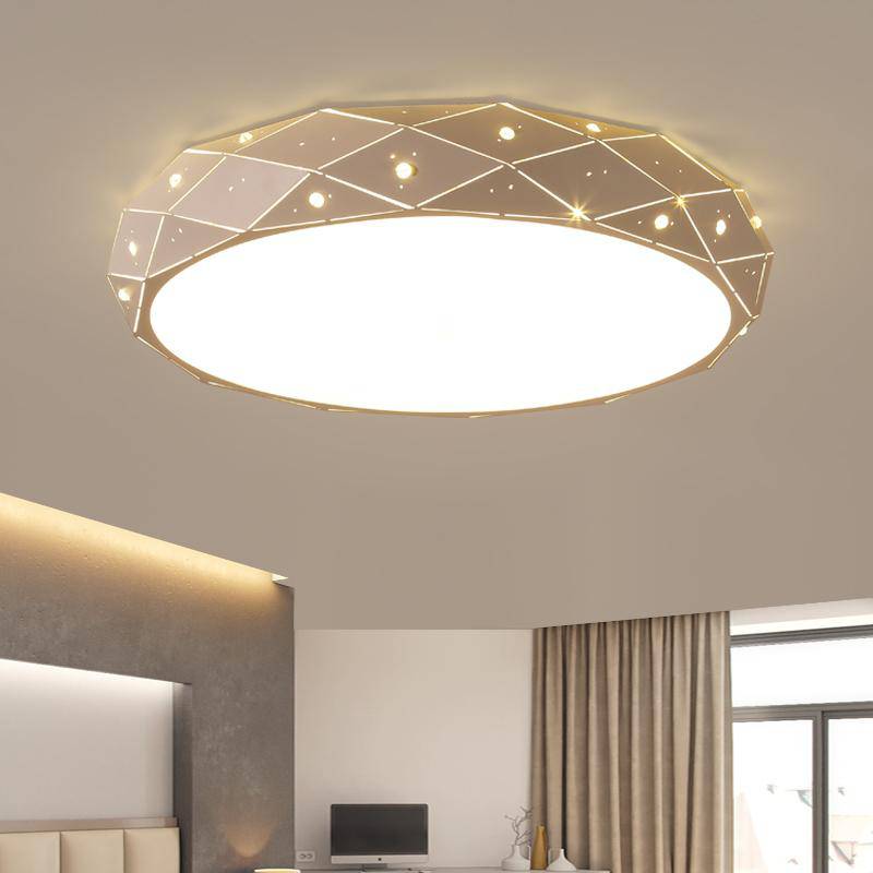 https://cdn.shopify.com/s/files/1/2499/8120/products/plafonnier-design-led-geometrique-avec-etoiles_3482d5b1-357a-4c49-b219-3968c1d48c6b.png?v=1632786497
