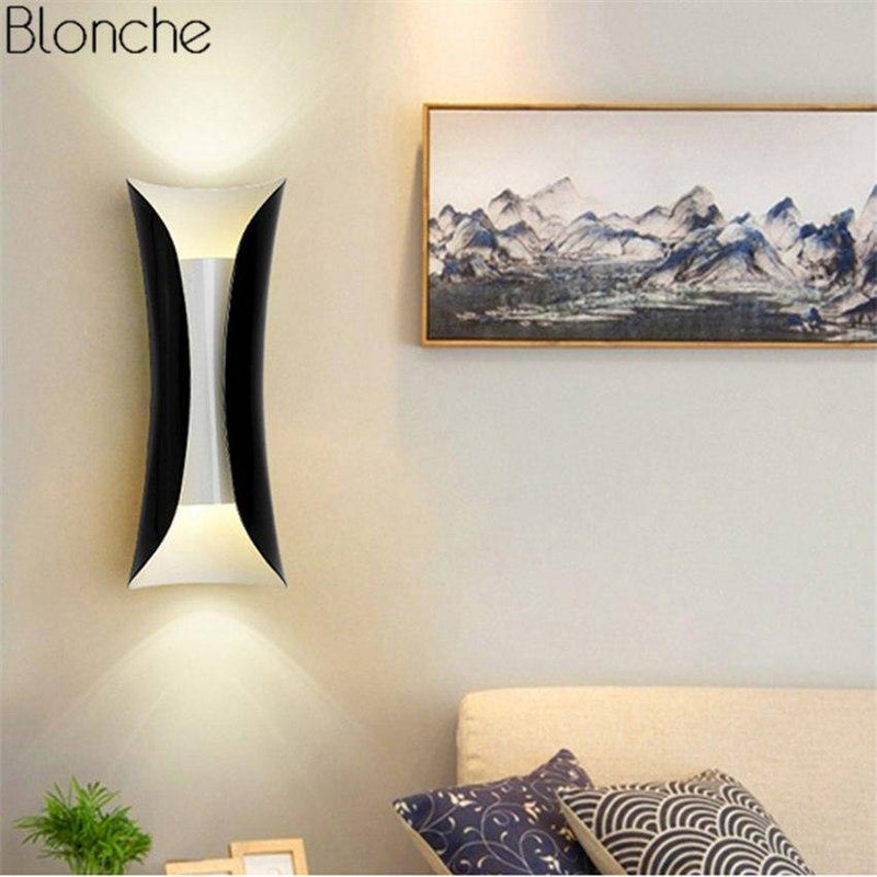 https://cdn.shopify.com/s/files/1/2499/8120/products/applique-murale-design-a-led-en-metal-pillow_14aa6a12-3a75-4ca1-b8d9-a4a98ab544d1.png?v=1632789810