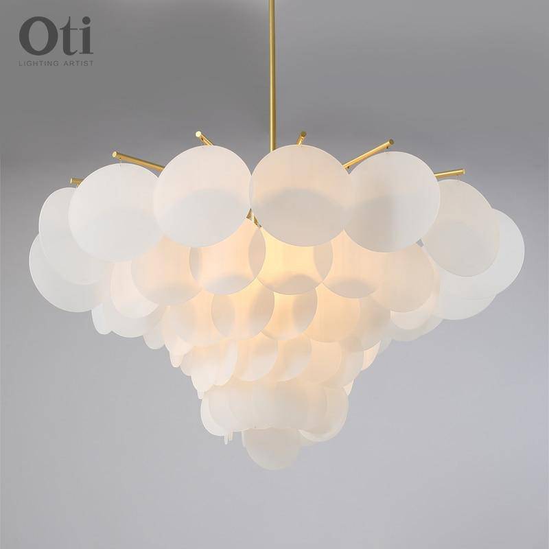 https://cdn.shopify.com/s/files/1/2499/8120/products/lustre-design-avec-branches-dorees-et-boules-en-verre-vertigo_cafca7d7-c8e8-40a5-b8b5-c2fb6dd5cd5e.jpg?v=1632791504