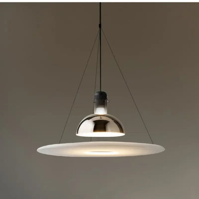 https://cdn.shopify.com/s/files/1/2499/8120/files/suspension-design-italien-soucoupe-volante-lustre-cr-atif-en-led-2.jpg?v=1722559109