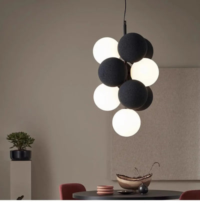 https://cdn.shopify.com/s/files/1/2499/8120/files/suspension-en-flanelle-style-nordique-art-moderne-2024-4.jpg?v=1714050013