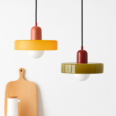 https://cdn.shopify.com/s/files/1/2499/8120/files/suspension-en-vitrail-pour-restaurant-salon-cuisine-lustre-suspendu-applique-plafonnier-couloir-entr-e-all-e-g9-0.png?v=1773420285