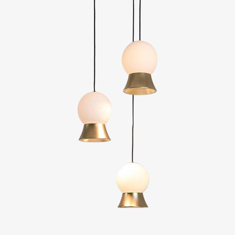 https://cdn.shopify.com/s/files/1/2499/8120/products/suspension-et-lustre-design-a-led-avec-boule-en-verre-et-support-doree_2778d0a0-f157-4c93-b885-665a3e1e4974.jpg?v=1632840127